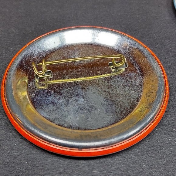 2 Vintage 70s 80s Christianity Religous Pins Pinbacks Buttons Mary Joseph Dove - Picture 8 of 8